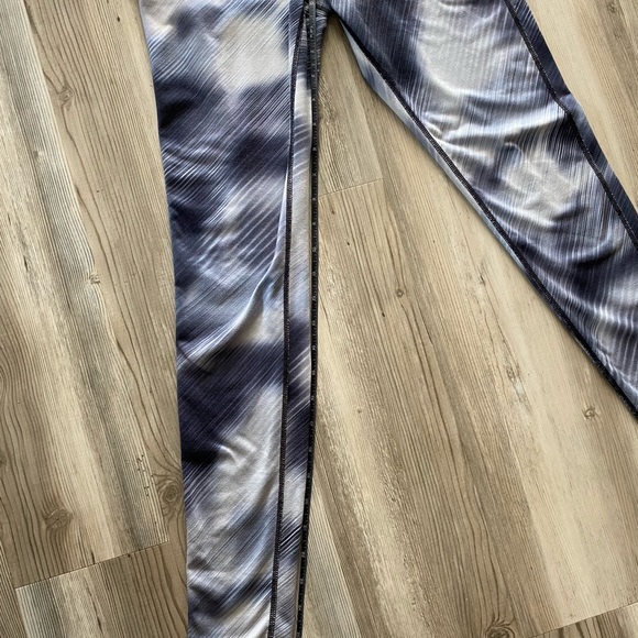 Athleta High Rise Alpine Chaturanga Tight Small - Picture 6 of 9